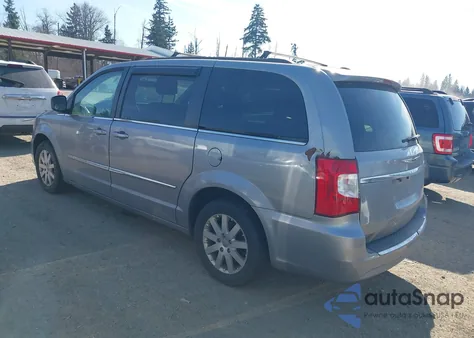 2015 Chrysler Town & Country Touring z USA, uszkodzony, nr VIN 2C4RC1BG0FR529025